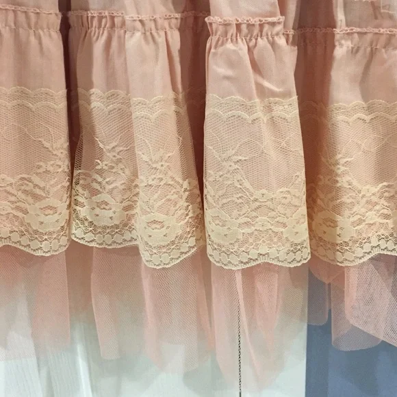 Lolita Elegant Pink Lace Trimmed Skirt - Picture 4 of 4